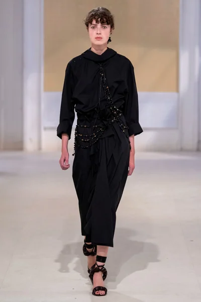 Look 12